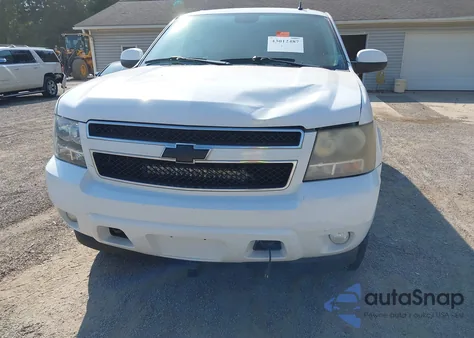 2010 Chevrolet Suburban 1500 Lt1 из США, поврежденный, VIN 1GNUKJE36AR223491